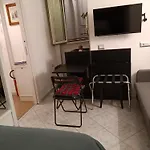 La Residenza Napoli Chiaia short let apartments Via Chiaia 82