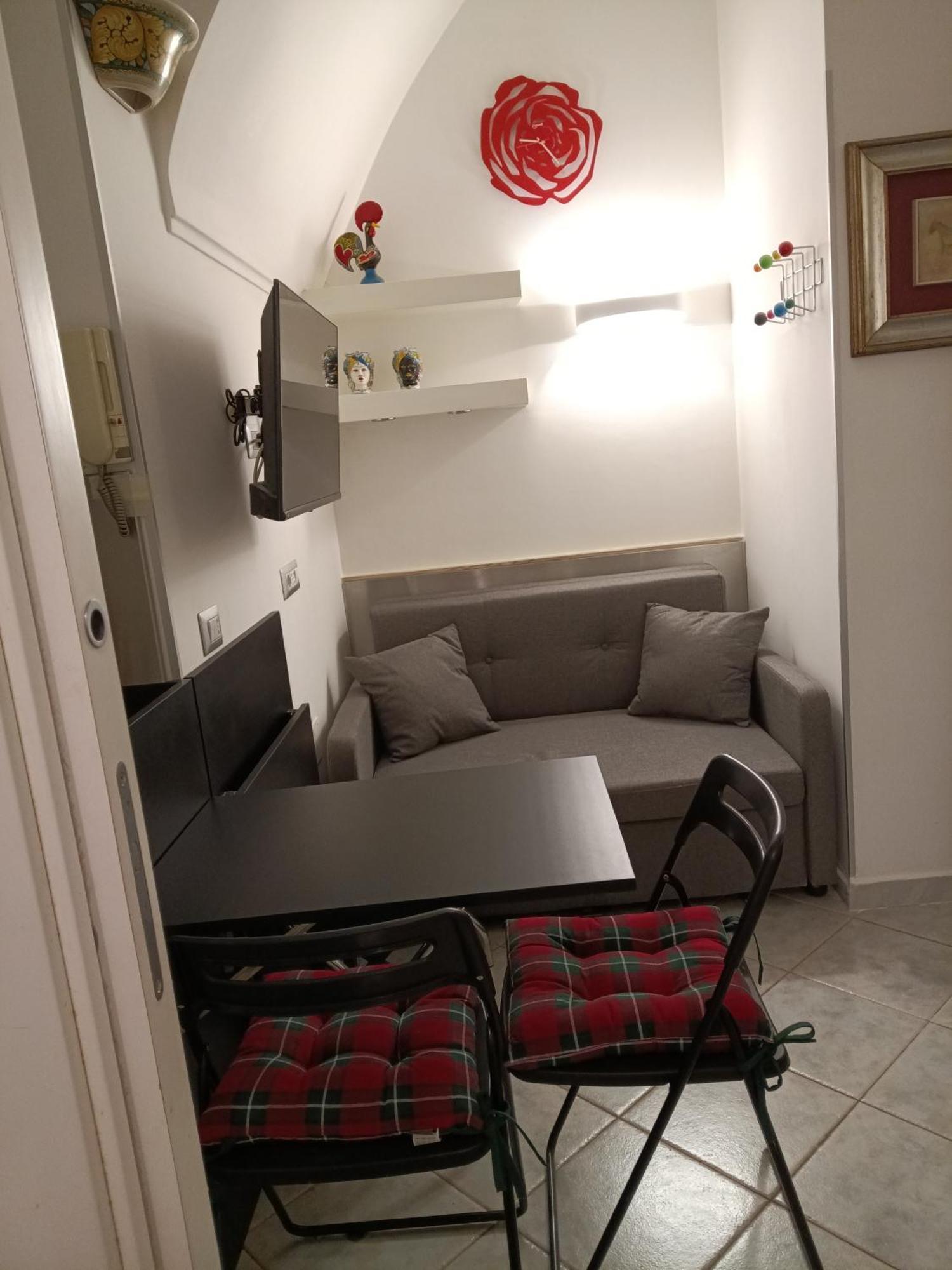La Residenza Chiaia Short Let Via Chiaia 82 * Napoli
