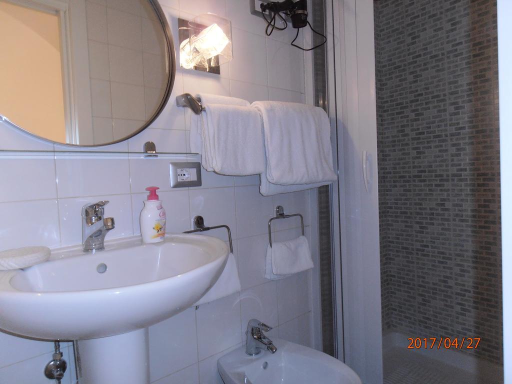Appartamento La Residenza Chiaia Short Let Via Chiaia 82 Napoli
